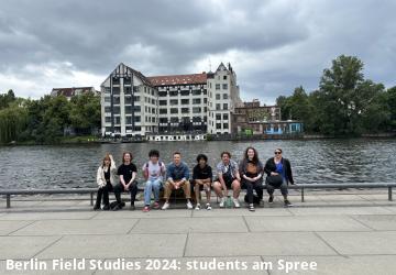 Berlin Field Studies 2024: students am Spree