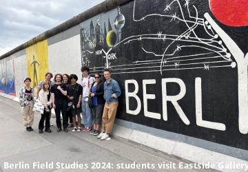 Berlin Field Studies 2024: students visit Eastside Gallery